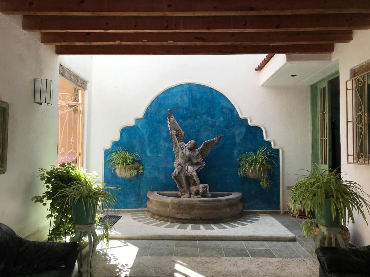 Casa Arbol Hotel Альенде Экстерьер фото